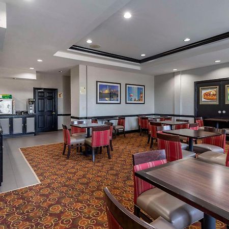 Quality Inn & Suites I-35 E-Walnut Hill Dallas Exteriér fotografie
