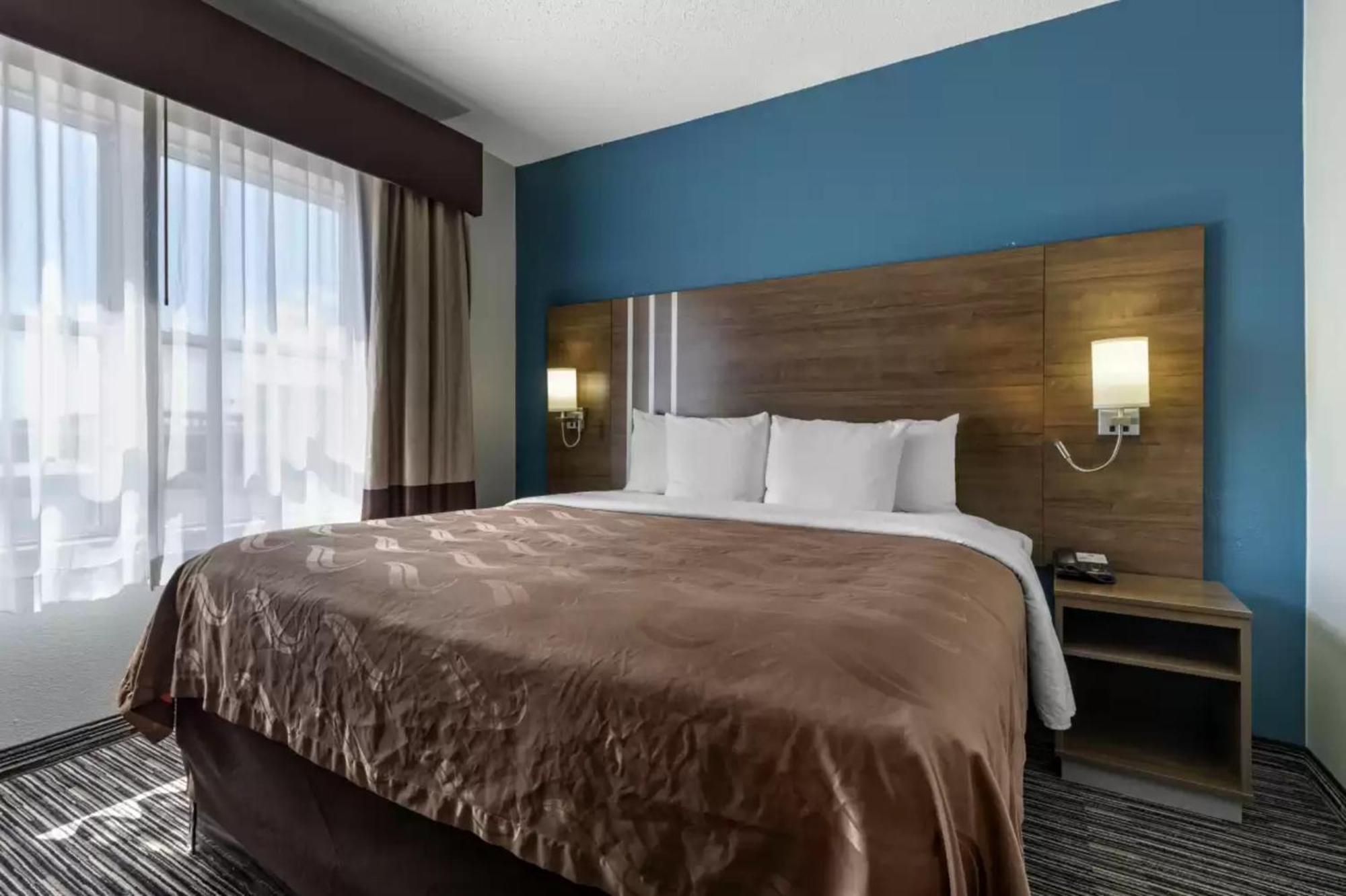 Quality Inn & Suites I-35 E-Walnut Hill Dallas Exteriér fotografie