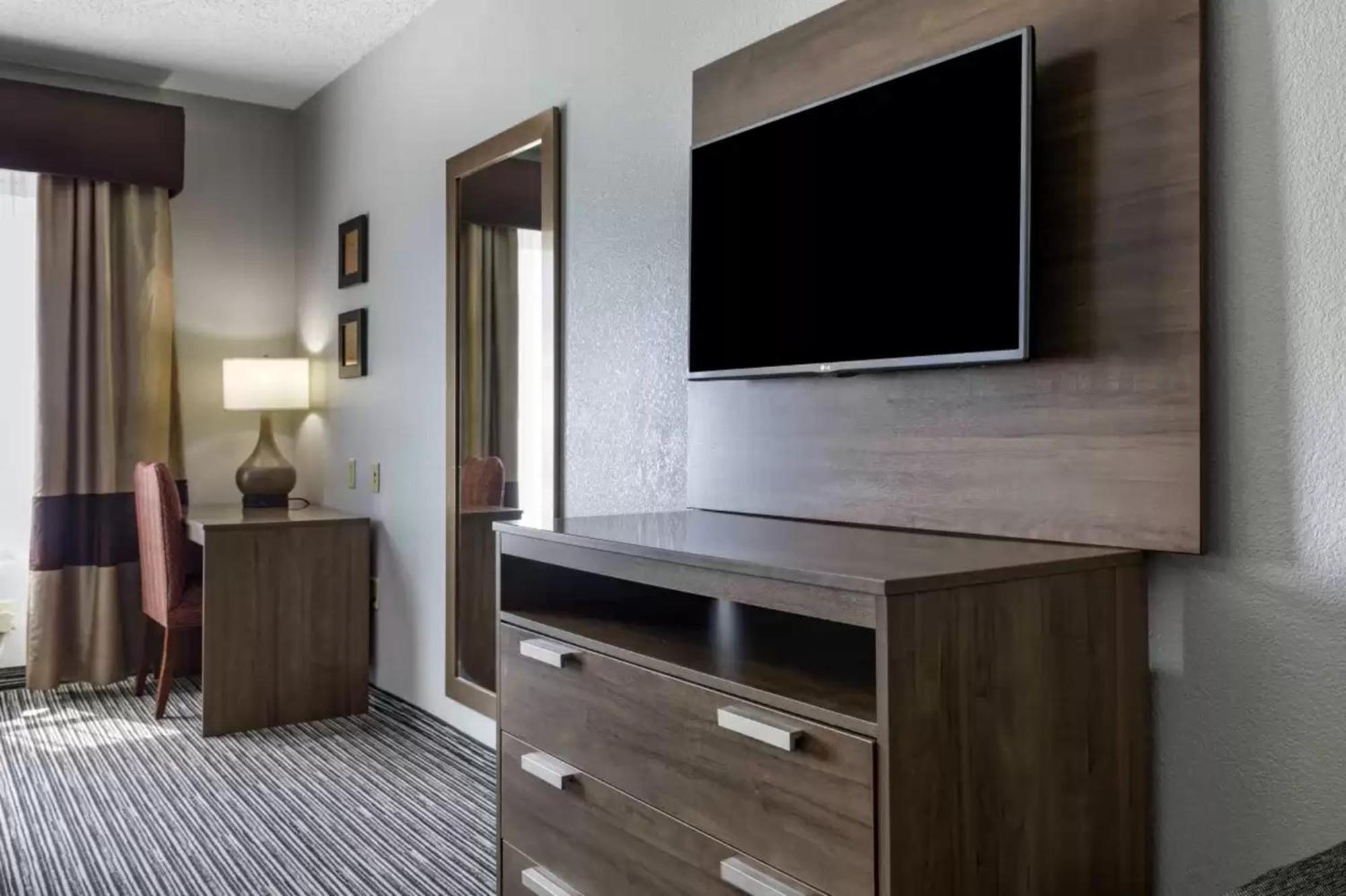 Quality Inn & Suites I-35 E-Walnut Hill Dallas Exteriér fotografie